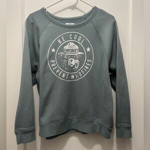 Grayson Threads Smokey Bear Graphic Sweater, W’s size Medium